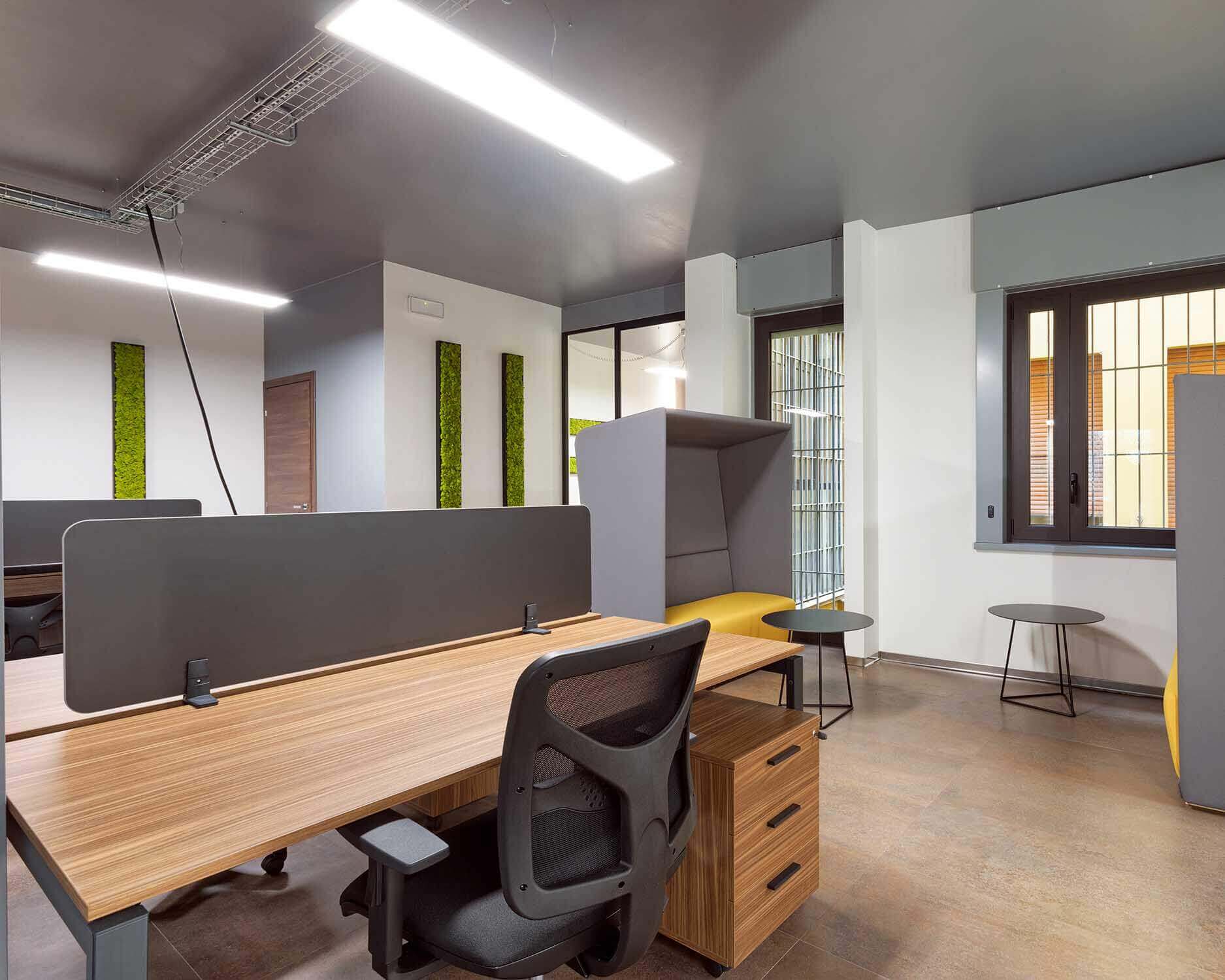 foto postazione coworking bologna sede anceschi di creasystem